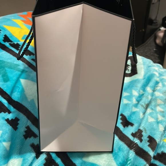 Authentic Chanel bundle - Picture 17 of 17